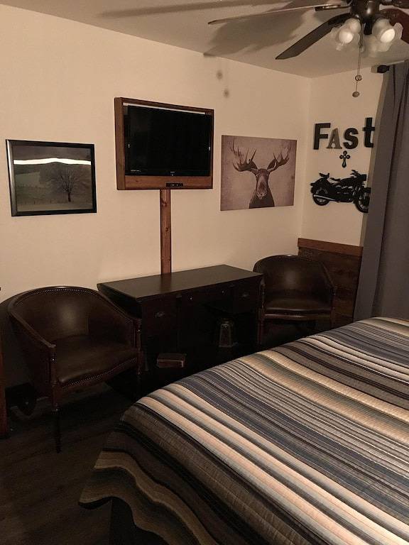 Historische Main St Wooded Bluff & Large Private Deck Luxusunterkunft für bis zu 6 in Eureka Springs, Carroll County (AR)