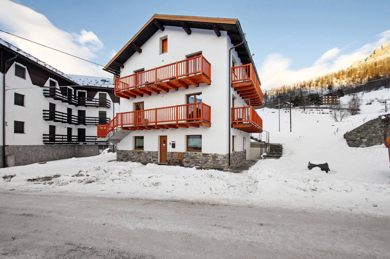Ganze Wohnung, Ferienwohnung 'Le Rêve D'Emilie - Family House' mit Bergblick, gemeinsamer Terrasse und Wlan in Breuil-Cervinia, Valtournenche