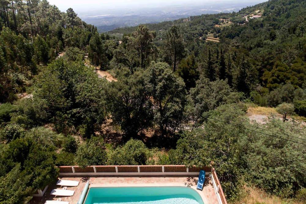 Luxury 4 Bed Villa with Pool & Stunning Sea Views in Monchique, Monchique gebirge