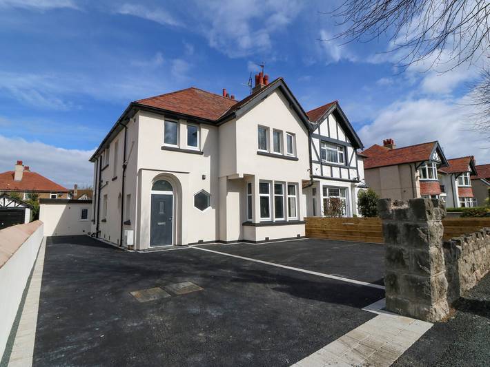 Apartment for 4 people, with garden in Llandudno