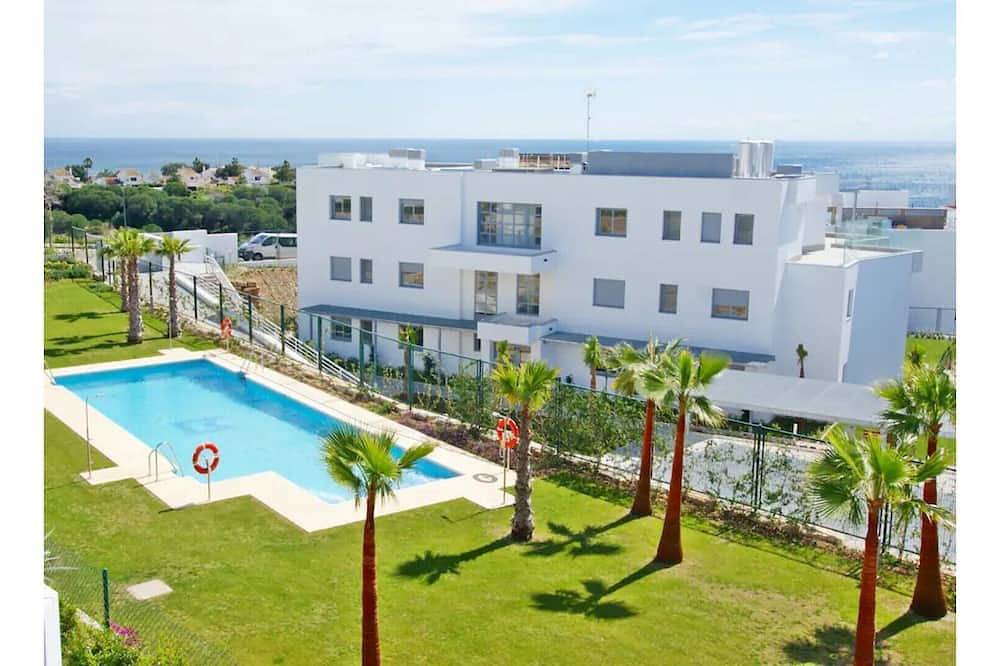 Geheel appartement, Stylish Golf Apt. Fab Sea Views. Pool, Marbella in Marbella, Costa del Sol