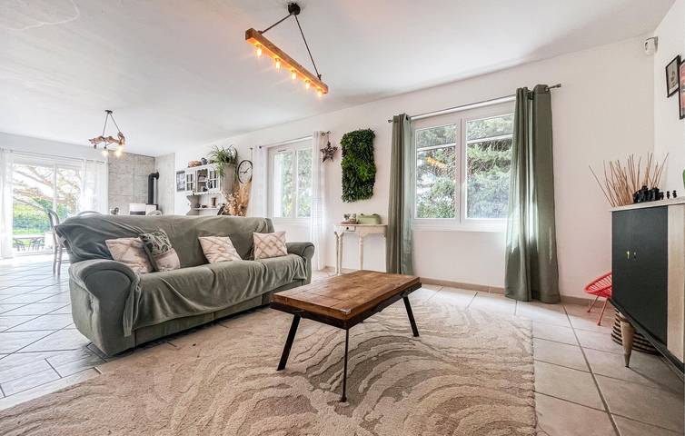 Gemütliche 200 m² große Wohnung mit Terrasse, WLAN und Parkplatz in der Nähe des Stadtzentrums von Arles in Arles, Mittelmeerküste (Frankreich)
