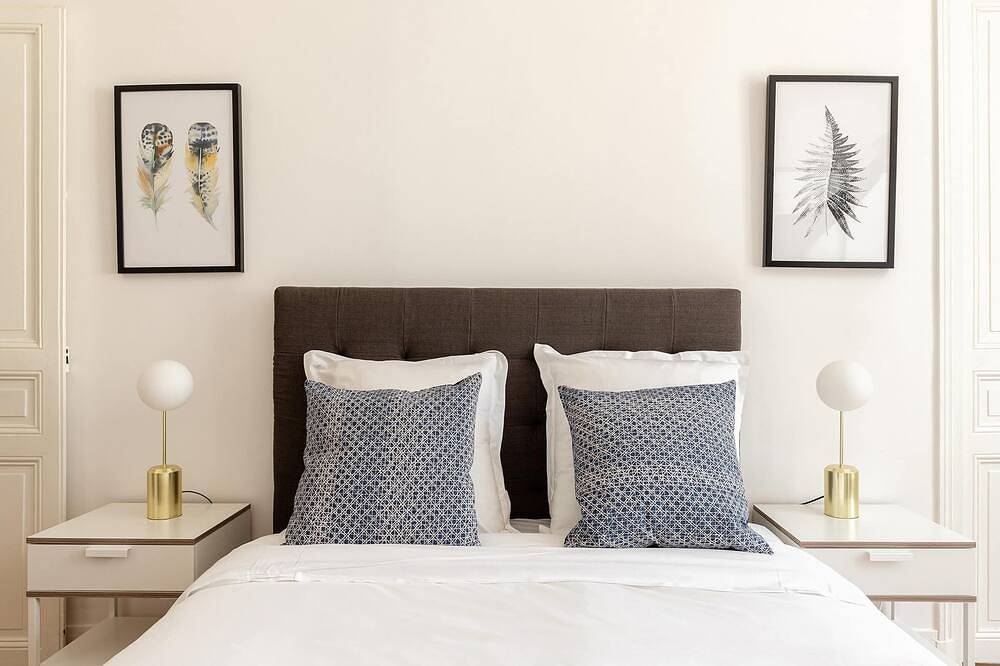 Entire apartment, La Sorbonne-Pantheon-Latin Quarter 1Br in Paris, Ile de France