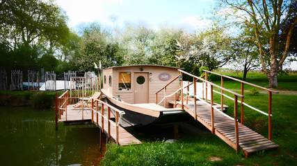 Péniche pour 2 personnes, avec jardin dans les Pays de la Loire