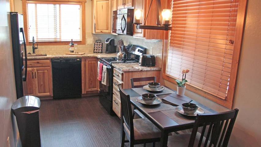 Ferienwohnung für 9 Personen, mit Pool und Ausblick sowie Terrasse in Montana