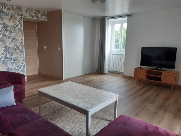 Location de vacances pour 5 personnes, avec terrasse ainsi que vue et jardin à Saint-Jean-Lagineste