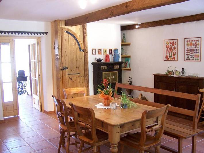 Location de vacances pour 2 personnes, avec vue ainsi que jardin et piscine à Vaudreuille - 3