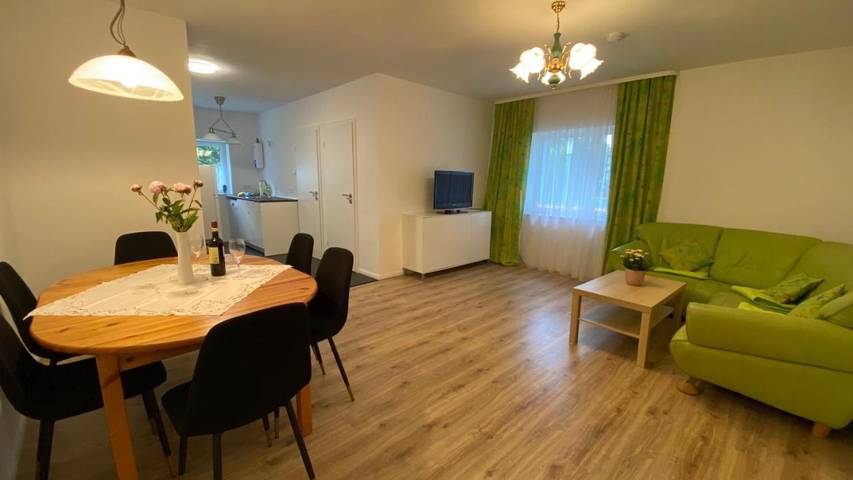 Ferienhaus für 6 Personen, mit Ausblick und Garten in Templin