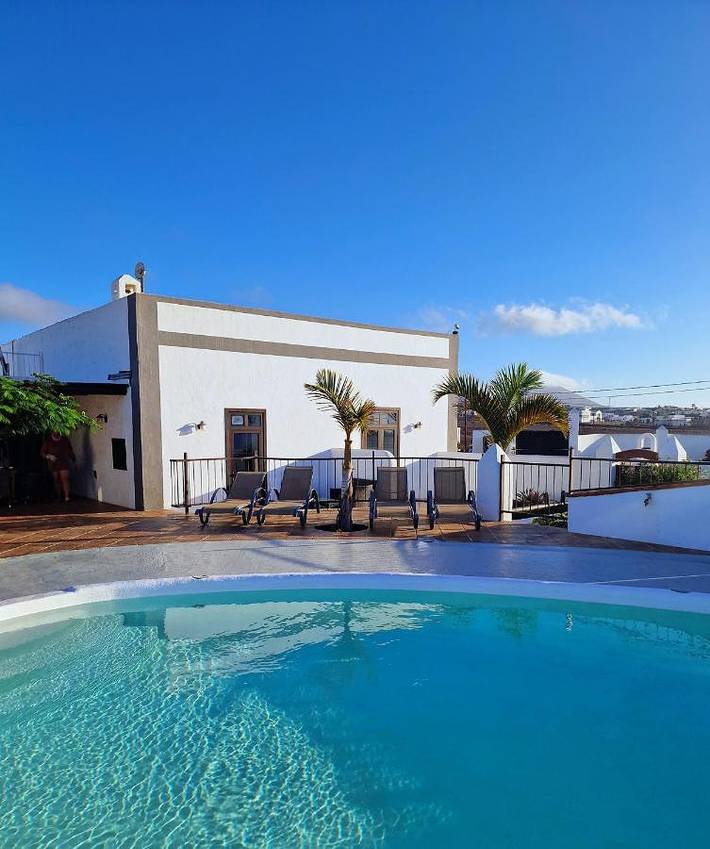 Villa für 8 Personen, mit Pool und Garten sowie Ausblick - 1