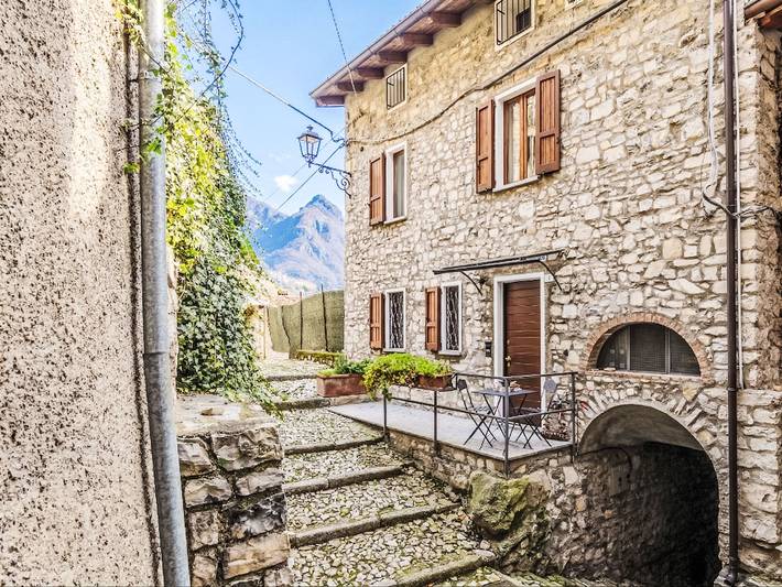 Ferienhaus für 6 Personen, mit Terrasse und Seeblick am Luganersee - 2