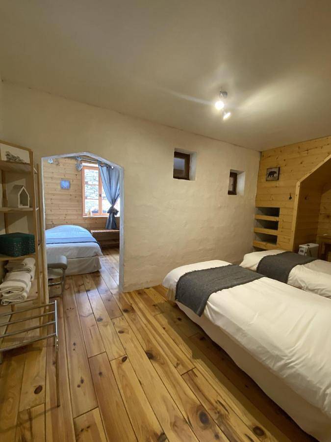 Double Room with Private Bathroom in Auris, Parc national des Écrins