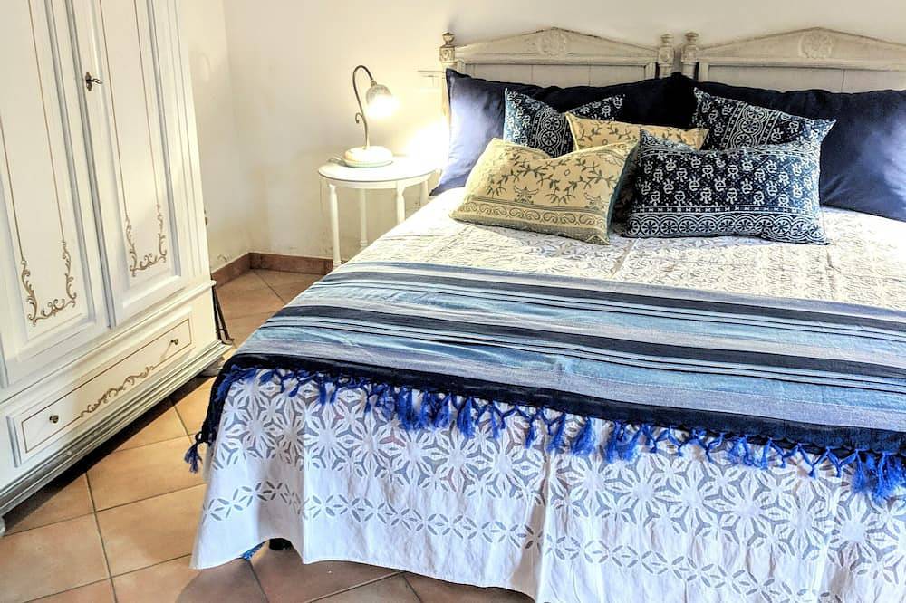 Apartamento entero, Encantador apartamento en un molino histórico a 5 minutos de la playa 008052 Lt 0287 in San Bartolomeo al Mare, Riviera di Ponente