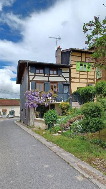 Gîte pour 4 personnes, avec terrasse dans Marne