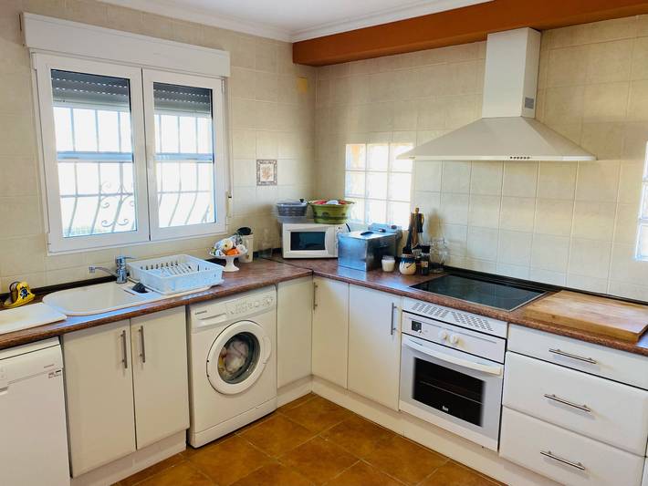 Villa für 8 Personen, mit Terrasse und Garten, mit Haustier in Oliva - 4