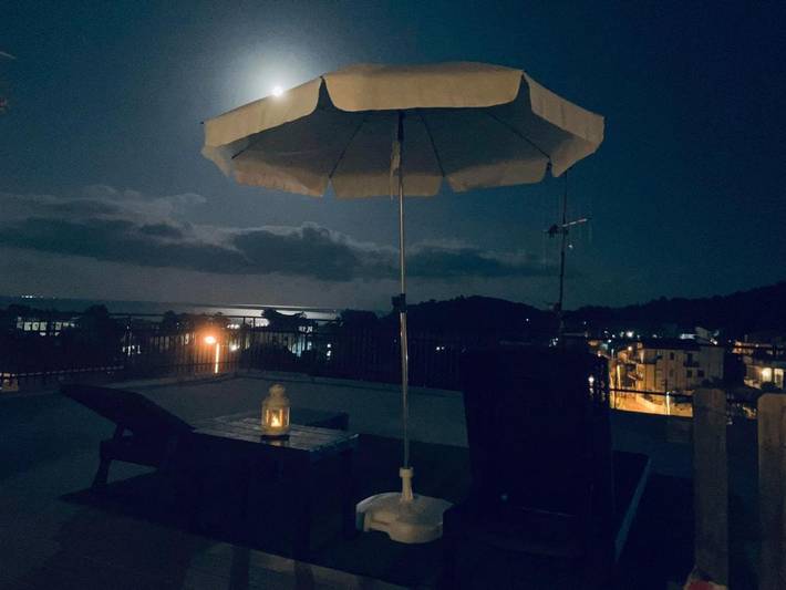 Appartamento per 4 persone, con terrazza e panorama a Scauri
