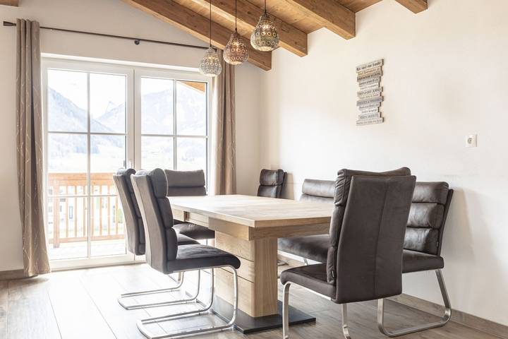 Ferienhaus für 8 Personen, mit Seeblick und Sauna sowie Balkon und Garten in Uttendorf - 4