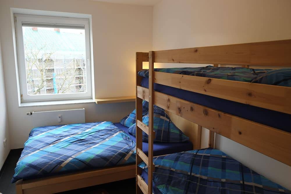 Ganze Wohnung, Nice, centrally located apartments in Cologne, tram stop in front of the door. in Rodenkirchen, Köln