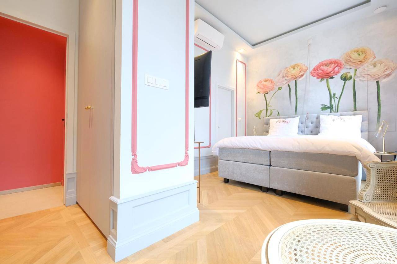 Double Room with Private Bathroom in Mons (Hennegau), Henegouwen