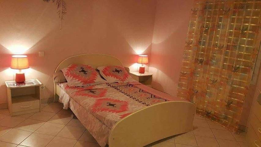 Gîte pour 3 personnes, avec jardin ainsi que piscine et terrasse dans Lac de la Cavayère - 2