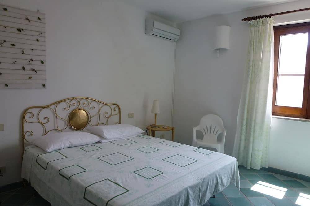 Entire apartment, Green Apartment - Cin :It095018C2000P3335 in Funtana Meiga, Cabras