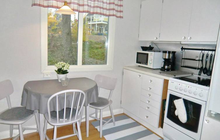 Hus för 4 Personer med terass in Knipehall, Svenska Östersjön