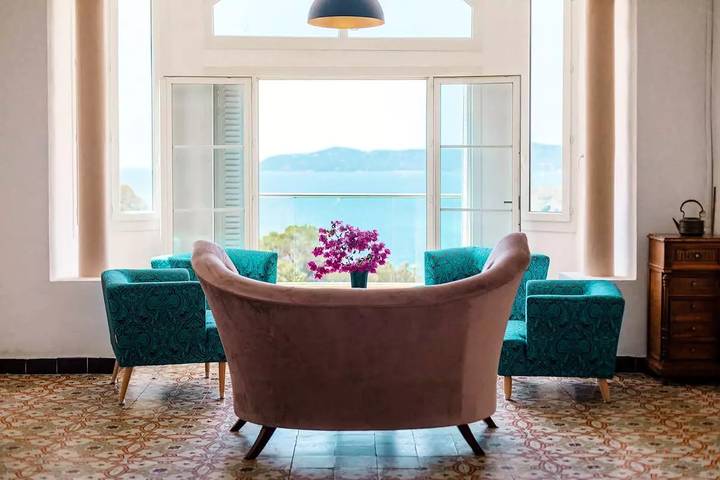 Location de vacances pour 10 personnes, avec piscine ainsi que jardin et vue dans Plage d'Aiguebelle - 2