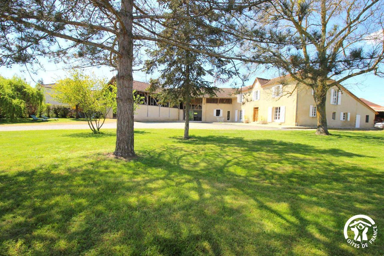 Four-Bedroom Holiday Home in Troncens, Gers