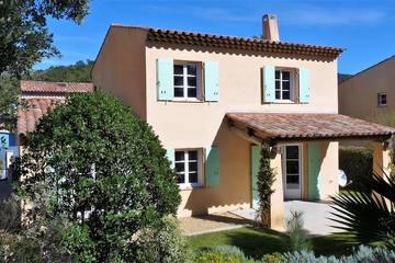 Gîte pour 9 personnes, avec piscine et jardin à La Môle