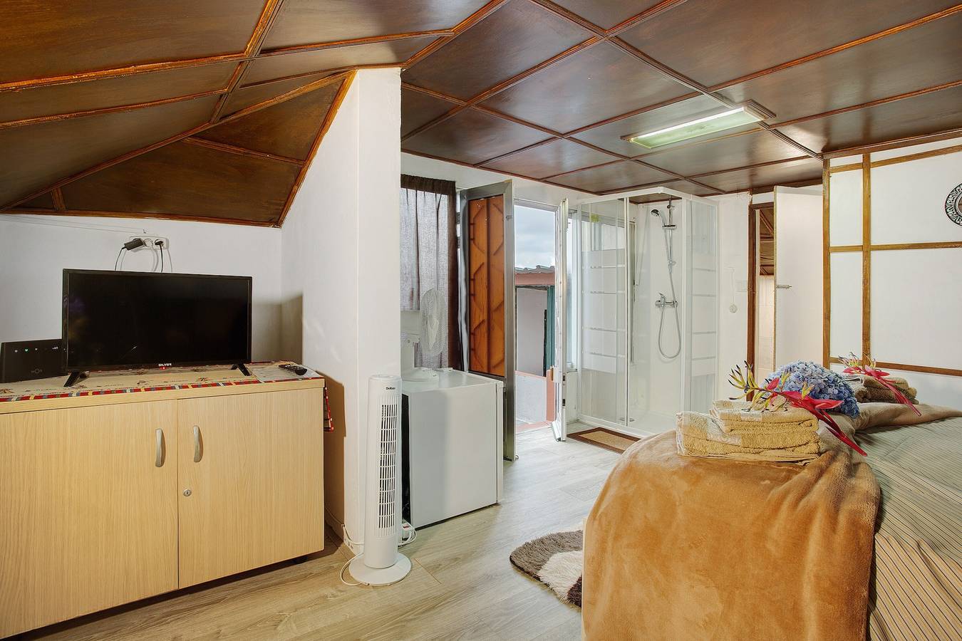 Chalet 'Luci's House' met Uitzicht op Zee, Privéterras en Wi-Fi, foto 11