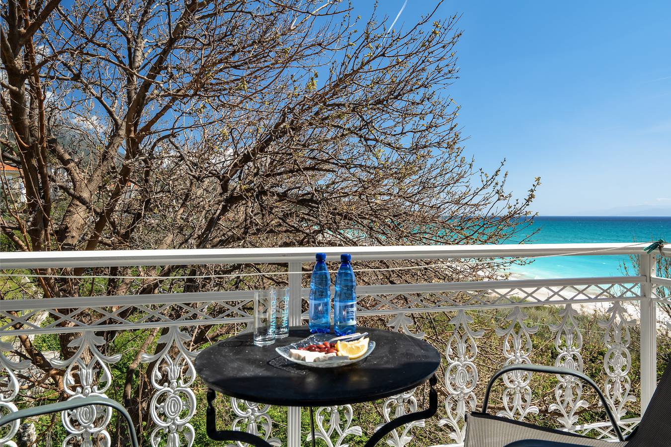 Entire studio, Studio Apartment 'Angela Partial Sea View 5' with Sea View, Wi-Fi and Air Conditioning in Kefalonia