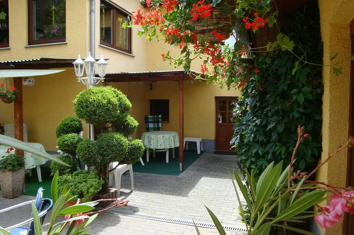 Ferienwohnung für 2 Personen, mit Terrasse und Garten