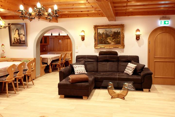 Ferienhaus für 40 Personen, mit Sauna und Whirlpool sowie Garten in Sankt Oswald-Riedlhütte - 4