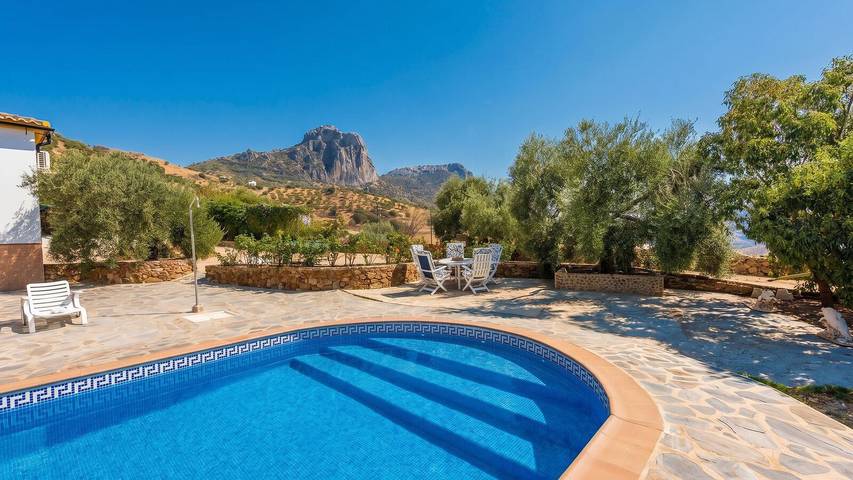 Villa für 6 Personen, mit Pool und Balkon/Terrasse - 1