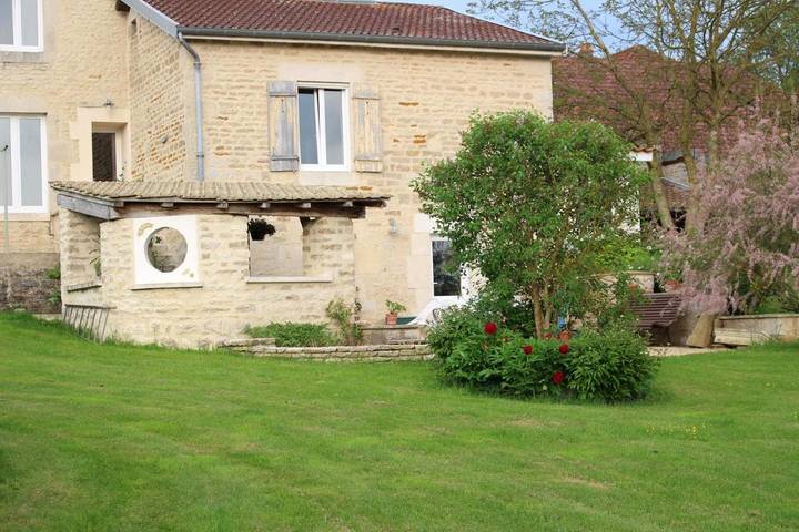 Appartement de vacances pour 3 personnes, avec Terrasse ainsi que Jardin et Vue