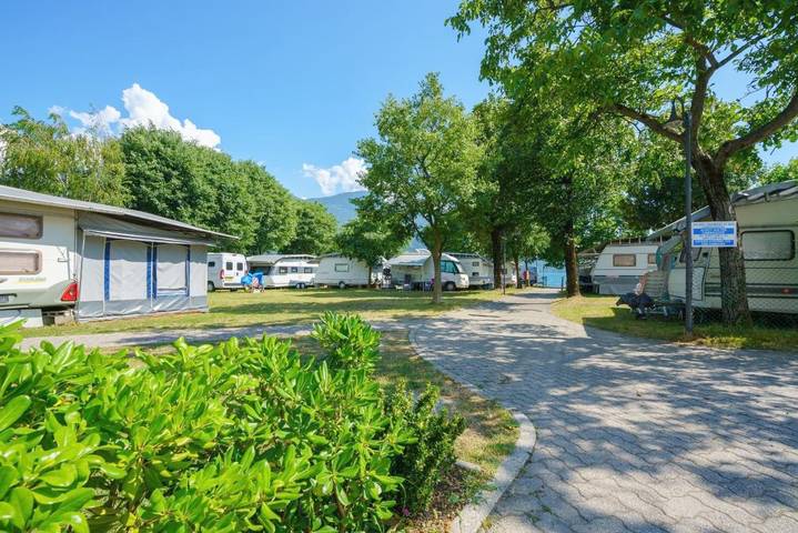 Camping pour 5 personnes, avec balcon ainsi que vue sur le lac et vue dans Lac de Côme - 3