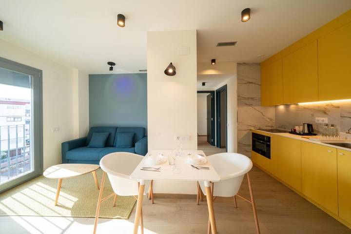 Aparthotel para 4 personas, con balcón y vistas - 1