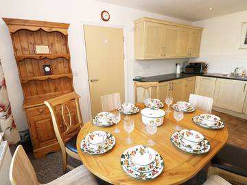 Cottage for 8 People in Burry Port, Carmarthenshire, Photo 4