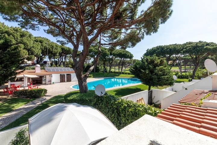 Villa pour 6 personnes, avec terrasse ainsi que jardin et piscine à Vilamoura - 3