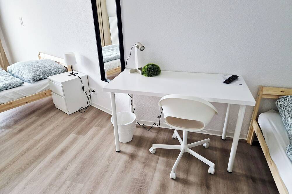 Ganze Wohnung, Weser Pension - Dreibettzimmer mit eigenem Bad Nr. 5 in Unterweser, Brake