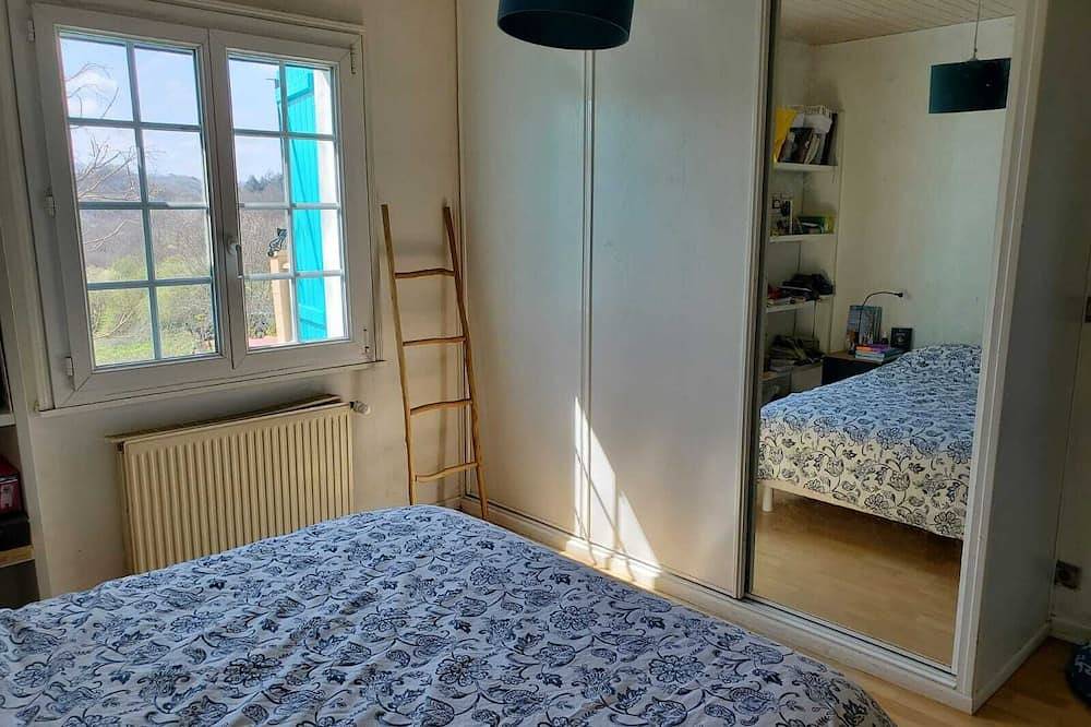 Basque villa in the countryside. Patio with a beautiful view + above-ground pool in Ustaritz, Region de Bayona