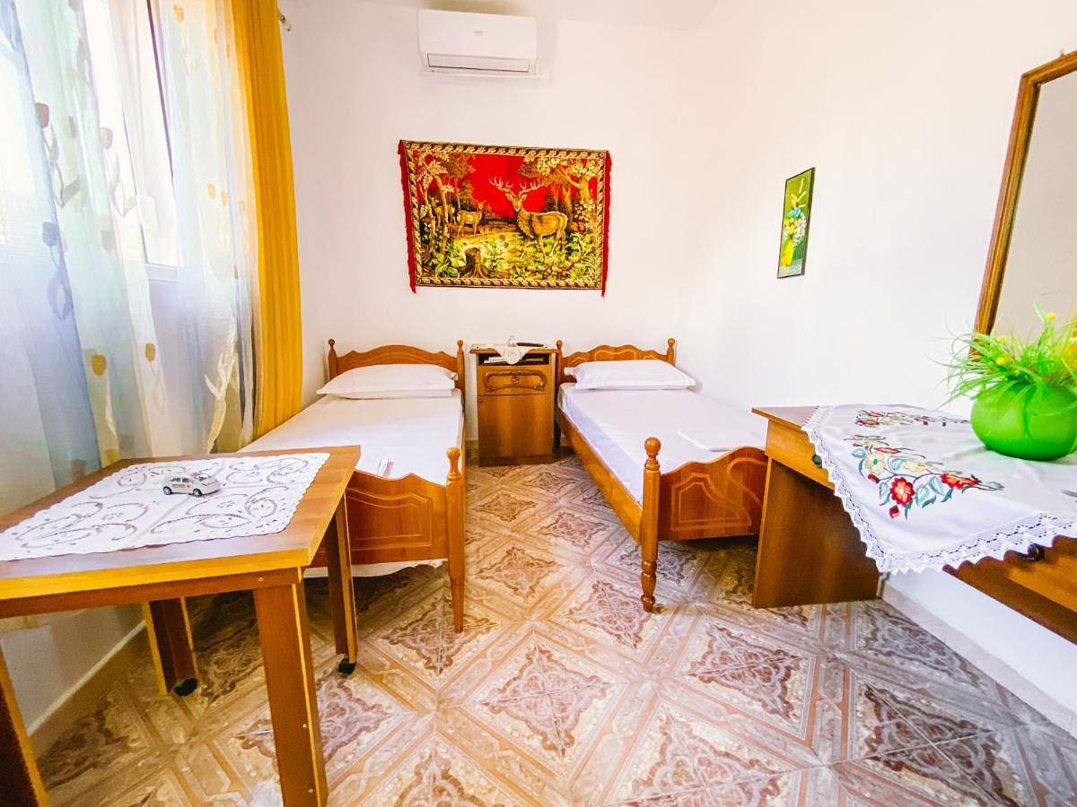 House of Linda 93 in Albanie