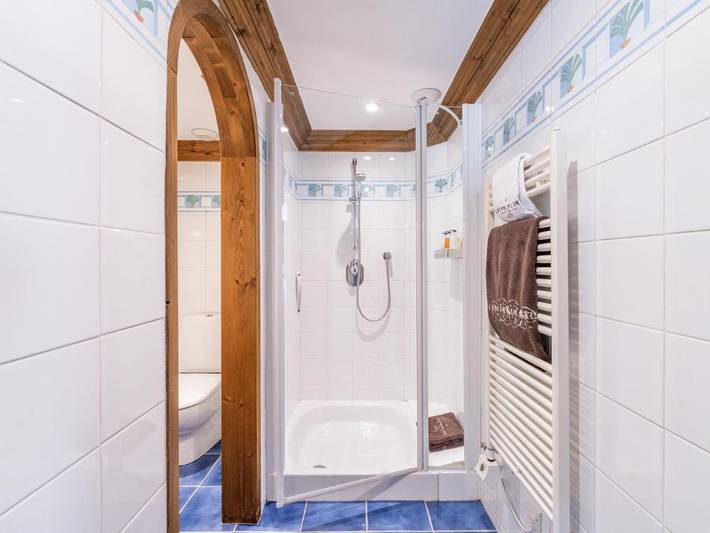 Hôtel pour 2 personnes, avec vue sur le lac ainsi que vue et balcon dans Courchevel 1300 (Le Praz) - 2