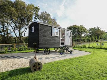 Hut for 2 People in Ceredigion, Mid-Wales, Photo 1
