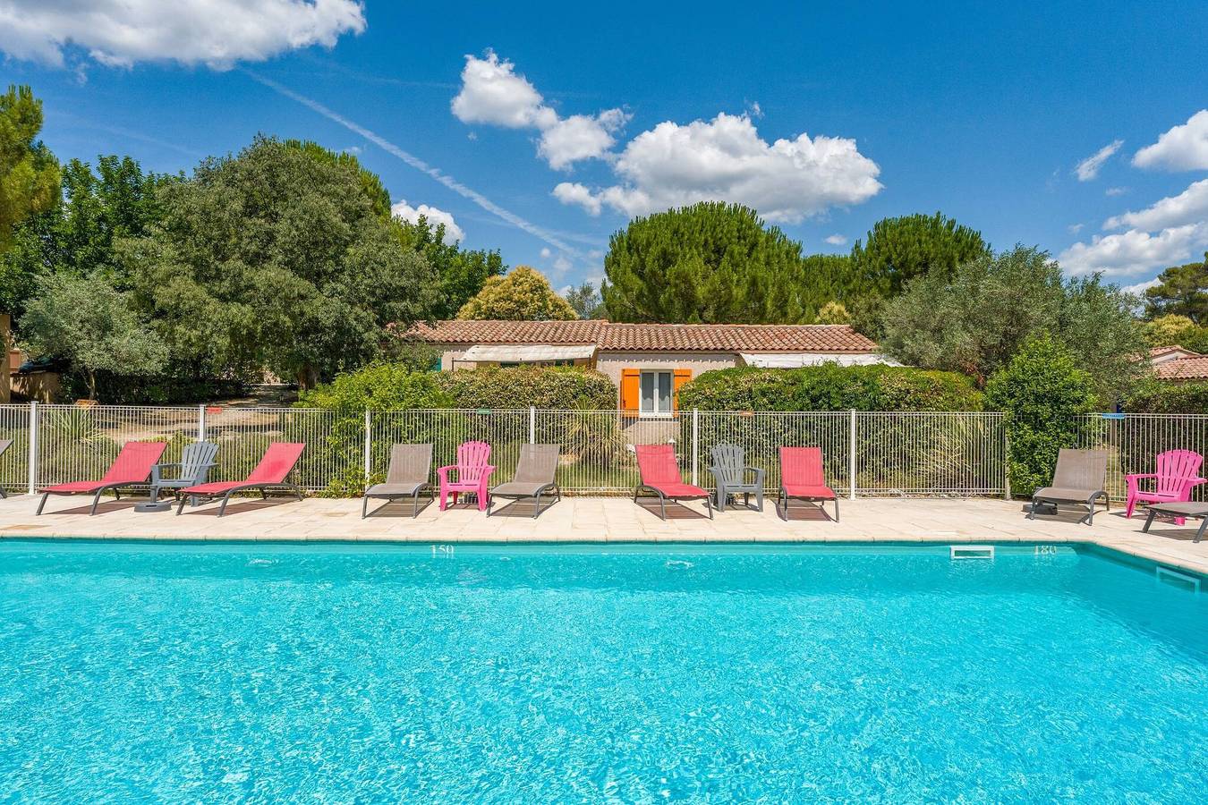 Gîte „L'Olivier“ bei Heike und Didier, gemeinsamer Pool, Wlan und Klimaanlage in Saint-Christol-lès-Alès, Alès und Umgebung
