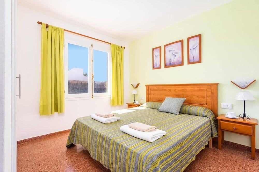 Villa Iris Prima by Villa Plus in Punta Prima, Sant Lluís