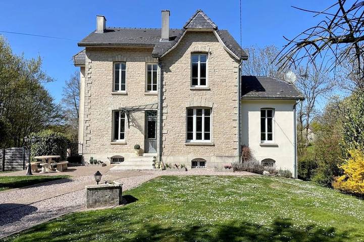 Gîte pour 10 personnes, avec Jardin à Clermont-en-Argonne