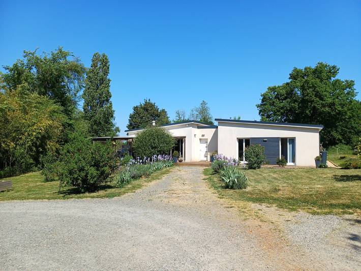 Chambre d’hôte pour 2 personnes, avec jardin dans Nièvre
