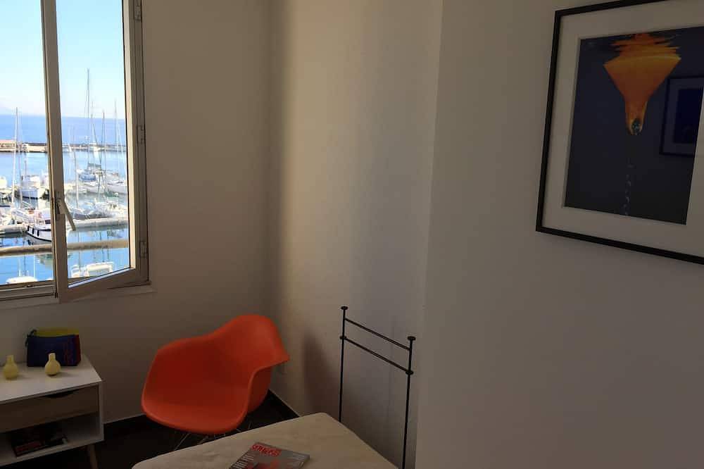 Appartement entier, Confortable 3 pièces duplex,  face mer et les pieds dans l'eau, parking privé in Macinaggio, Rogliano