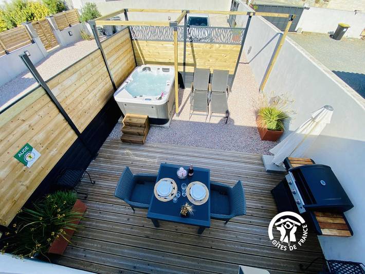 Gîte pour 2 personnes, avec sauna ainsi que terrasse et jacuzzi dans l' Aude - 2