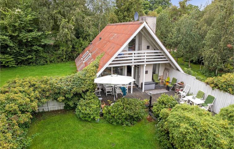 Ferieudlejning for 6 personer, med Terrasse og Have i Klint
